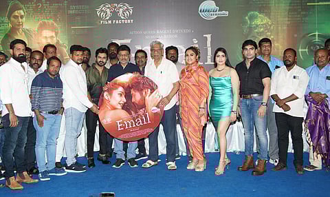 4 தியேட்டர் இருந்தால் ஒன்றில் சிறு பட்ஜெட் படம்: கே.பாக்யராஜ் யோசனை