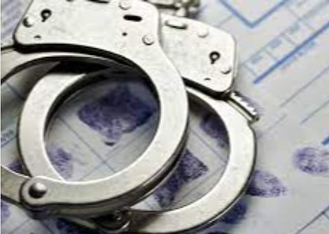 குடிநீர் தொட்டிக்குள் வீசி குழந்தையை கொன்ற பெற்றோர் கைது