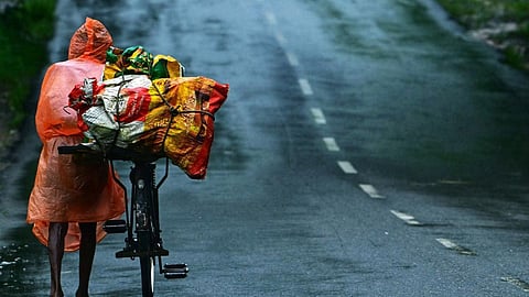 தமிழகத்தில் வடகிழக்குப் பருவமழை நேற்று விலகியது