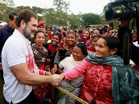 ‘முதலில் ராகுல்... அப்புறம்தான் க்யூ...’ - நியாய யாத்திரையை ‘மடக்கிய’ அசாம் கிராமத்துப் பெண்கள்!