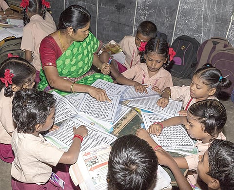 மாறட்டும் கல்விமுறை - 28: குழந்தைகள் கட்டும் வானுயர்ந்த சொல் கோபுரம்