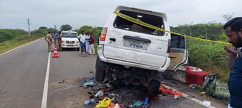 விபத்துக்குள்ளான வாகனம்.