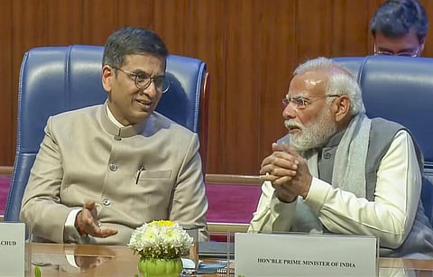 தலைமை நீதிபதி டிஒய் சந்திரசூட், பிரதமர் மோடி