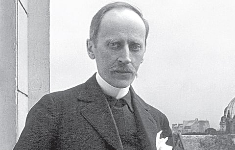 முத்துக்கள் 10 - பரஸ்பரம் அன்பால் ஒன்றிணைய நாவல் இயற்றியவர்