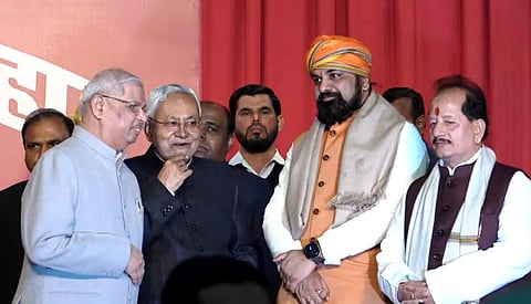 முதல்வராக 9-வது முறை பதவியேற்றார் நிதிஷ்குமார்: பிஹாரில் மீண்டும் பாஜக கூட்டணி ஆட்சி