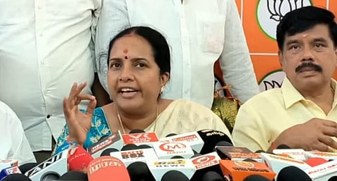 சென்னையில் செய்தியாளர்களைச் சந்தித்த பாஜக எம்எல்ஏ வானதி சீனிவாசன்