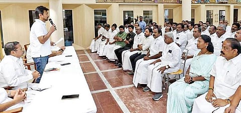 சிவகங்கை தொகுதியை குறி வைக்கும் திமுகவினர்: அதிர்ச்சியில் காங்கிரஸ்