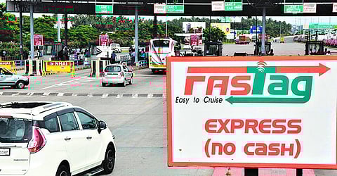 ‘ஃபாஸ்டேக் கணக்கை தொடரலாம்’ - பயனர்களுக்கு பேடிஎம் நிறுவனம் விளக்கம்