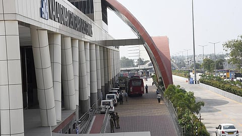 கிளாம்பாக்கம் பேருந்து நிலையத்தில் விரைவில் மலிவு விலை உணவகம் - அமைச்சர் சேகர்பாபு தகவல்