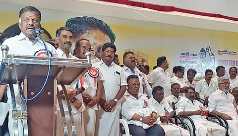 மக்களவைத் தேர்தலில் இரட்டை இலை சின்னத்தில்தான் போட்டி: ஓபிஎஸ் நம்பிக்கை