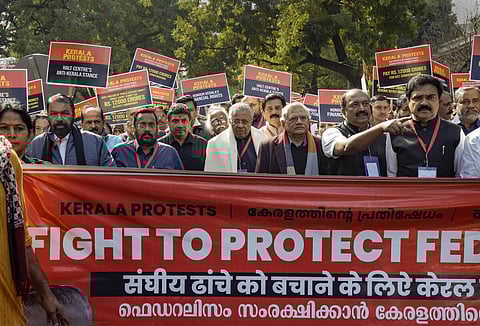 “கூட்டாட்சிக் கட்டமைப்பை பாதுகாக்க வேண்டும்” - டெல்லி ஆர்ப்பாட்டத்தில் பினராயி விஜயன் முழக்கம்