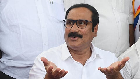 கிளாம்பாக்கம் பேருந்து முனையத்தில் கூடுதல் வசதிகளை ஏற்படுத்த மண்டல போக்குவரத்து மையமாக மாற்ற வேண்டும்: முதல்வருக்கு அன்புமணி கடிதம்