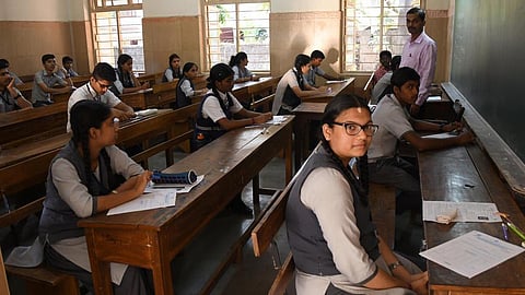 பொதுத் தேர்வு பணிகளுக்கான வழிகாட்டு நெறிமுறைகள்; தனியார் பள்ளி ஆசிரியர்களை கண்காணிப்பாளர்களாக நியமிக்கக் கூடாது - தேர்வுத் துறை