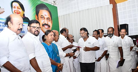 மதுரையில் அதிமுக தேர்தல் அறிக்கை தயாரிப்பு குழு கருத்துக்கேட்பு கூட்டம்