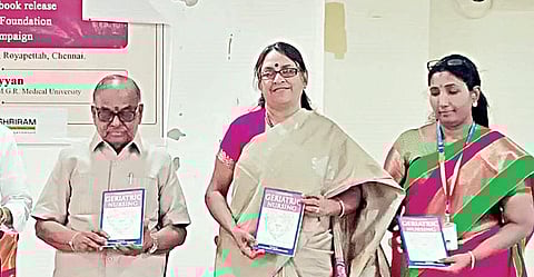 டாக்டர் வி.எஸ்.நடராஜன் முதியோர் நல அறக்கட்டளையின் முப்பெரும் விழா சென்னை ராயப்பேட்டையில் நேற்று நடைபெற்றது. விழாவில், அறக்கட்டளை நிறுவனர் டாக்டர் வி.எஸ்.நடராஜன் எழுதிய ‘Text book on geriatric nursing’ புத்தகத்தை தமிழ்நாடு டாக்டர் எம்ஜிஆர் பல்கலைக்கழகத்தின் முன்னாள் துணைவேந்தர் சுதா சேஷய்யன் வெளியிட்டார். உடன், அறக்கட்டளை இணை நிறுவனர் ராஜசேகரன் மணிமாறன், கலைமாமணி ஏர்வாடி எஸ்.ராதாகிருஷ்ணன், துணை ஆசிரியர் கவுசல்யா சாரதி.