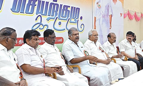 கூட்டணியை முடிவு செய்யும் அதிகாரம் ஜி.கே.வாசனுக்குதான் - தமாகா செயற்குழுவில் தீர்மானம்