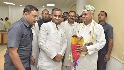 நிதிஷ் அரசுக்கு எதிராக வாக்களிக்க ரூ.10 கோடி பேரம்: ஐக்கிய ஜனதா தள எம்எல்ஏ காவல் துறையில் புகார்