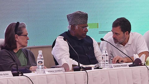 முடக்கப்பட்ட காங்கிரஸ் வங்கி கணக்கை பயன்படுத்த அனுமதி