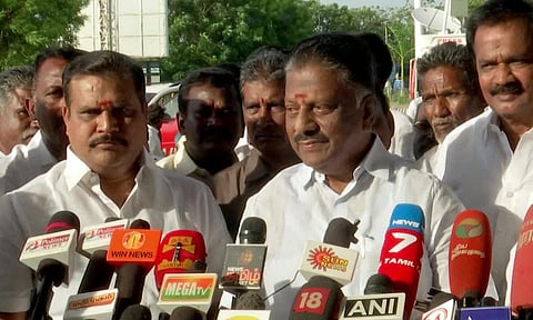 “பேரவையில் இருக்கையை மாற்றியதால் வருத்தம் இல்லை” - ஓபிஎஸ்