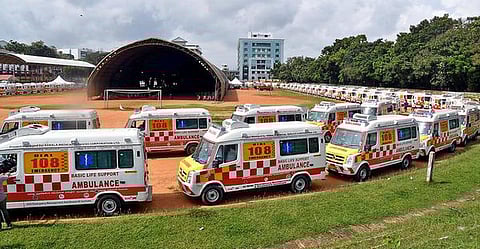 ஆம்புலன்ஸ் வாகனத்துக்கு வழி விடாவிட்டால் சிறை: காஷ்மீர் காவல் துறை எச்சரிக்கை