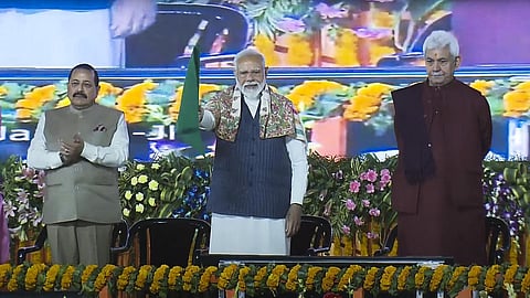 காஷ்மீரில் ரூ.32,000 கோடி திட்டங்கள்: பிரதமர் நரேந்திர மோடி தொடங்கி வைத்தார்