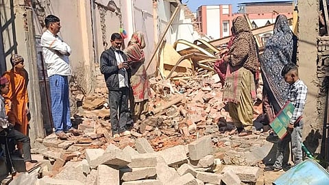 உத்தராகண்ட் சுரங்க மீட்பு பணியில் ஈடுபட்டவரின் ஆக்கிரமிப்பு வீடு இடிப்பு: வீடு ஒதுக்கப்படும் என பாஜக எம்.பி. உறுதி