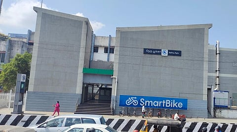 நேரு பூங்கா உள்பட 3 மெட்ரோ ரயில் நிலைய வளாக இடங்களை வணிக பயன்பாட்டுக்கு அனுமதிக்க முடிவு