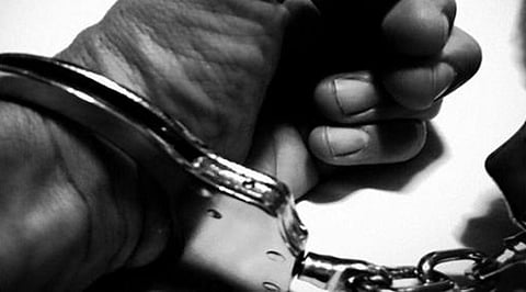 சென்னை | தொழிலாளி மீது முகமூடி அணிந்து தாக்குதல்: ரவுடி கைது