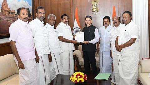 போதை பொருள் புழக்கத்தை தடுக்க வேண்டும்: ஆளுநரிடம் அதிமுக பொதுச்செயலாளர் பழனிசாமி மனு