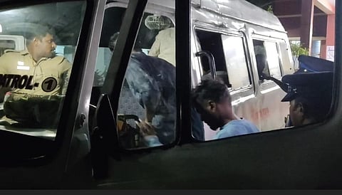 கரூர் | போதைக்காக வலி நிவாரணியை கல்லூரி மாணவர்களுக்கு விற்பனை செய்த 6 பேர் கைது