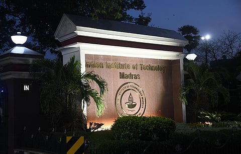 அடுத்த 3 ஆண்டுக்குள் அரசு பள்ளி மாணவர்கள் 50 ஆயிரம் பேருக்கு தொழில் வழிகாட்டு பயிற்சி: சென்னை ஐஐடி திட்டம்