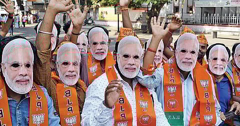 கோவையில் பாஜக தொண்டர்கள். | படம்:ஜெ.மனோகரன்