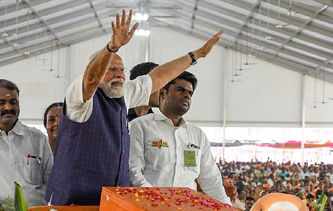 சேலத்தில் நடந்த பாஜக பிரச்சாரப் பொதுக் கூட்டத்தில் பிரதமர் மோடி | படம்: எஸ்.குரு பிரசாத்