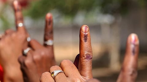 வாக்குப்பதிவு நாளில் ஊதியத்துடன் விடுப்பு: தொழிலாளர் நலத்துறை அறிவுறுத்தல்