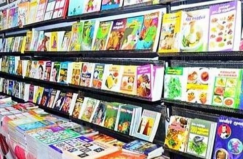 வாசிப்பை நேசிப்போம்: அம்மாவும் நானும் பின்னே மகள்களும்