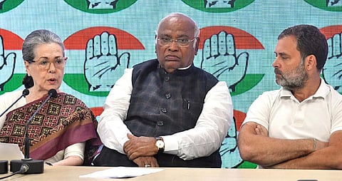 சோனியா, ராகுல் உள்ளிட்ட 27 நட்சத்திர பேச்சாளர்கள் ரெடி!