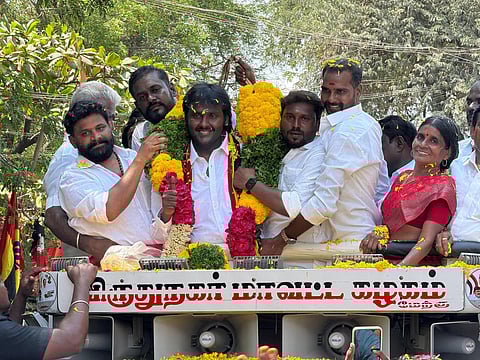 “என்னை வெற்றிபெறச் செய்தால் விஜயகாந்த் ஆத்மா சாந்தி அடையும்” - விஜய பிரபாகரன் பிரச்சாரம்