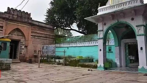 போஜசாலை கோயில், கமால் மவுலா மசூதி. (கோப்புப் படம்).