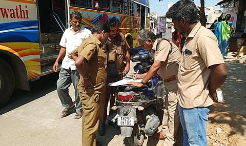 பயணிகளிடம் கூடுதல் கட்டண வசூல்: தனியார் பேருந்துக்கு ரூ.10 ஆயிரம் அபராதம் @ தருமபுரி