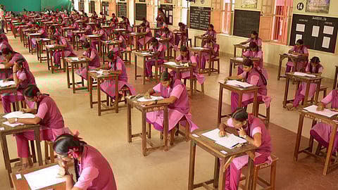 பிளஸ் 2 வேதியியல் தேர்வுக்கு கருணை மதிப்பெண்