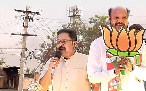 தென்காசியில் ஜான் பாண்டியனுக்கு ஆதரவாக பிரச்சாரம் செய்த டிடிவி. தினகரன்