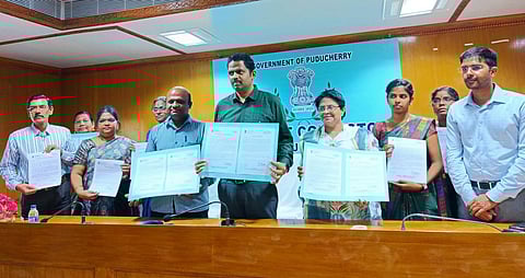 புதுச்சேரி: வாக்களிக்க வலியுறுத்தி பள்ளி மாணவர்கள் மூலம் 50,000 பெற்றோருக்கு கடிதம் அனுப்ப திட்டம்