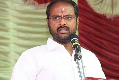 “வாழ்நாள் முழுக்க அலைய வைப்பேன்...” - பறக்கும் படையினரை மிரட்டியதாக திருப்பூர் பாஜக வேட்பாளர் மீது வழக்கு