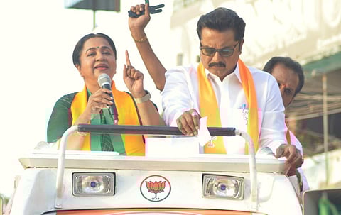 “சொந்த செலவில் சுகாதார வளாகம் கட்டுவேன்” - ராதிகா வாக்குறுதி @ சிவகாசி