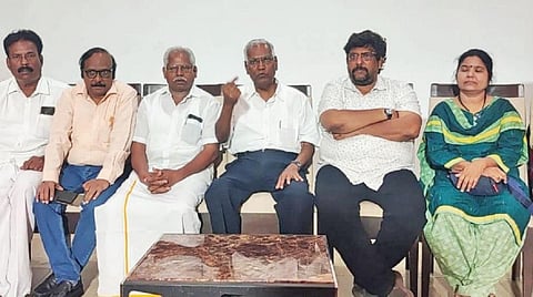 சிதம்பரத்தில் செய்தியாளர்களைச் சந்தித்த இந்திய கம்யூ. கட்சியின் தேசிய செயலாளர் டி.ராஜா.