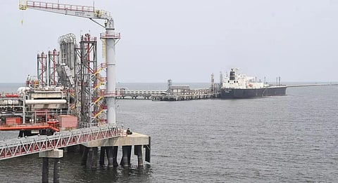 எண்ணூர் காமராஜர் துறைமுகத்துக்கு வந்த சீன கப்பலில் மூச்சுத் திணறி மாலுமி உயிரிழப்பு