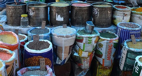 துவரம் பருப்பு கிலோ ரூ.180 - வரத்து குறைவால் உயரும் மளிகை பொருட்களின் விலை