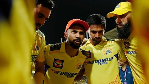 ருதுராஜ் மற்றும் சிஎஸ்கே வீரர்கள்