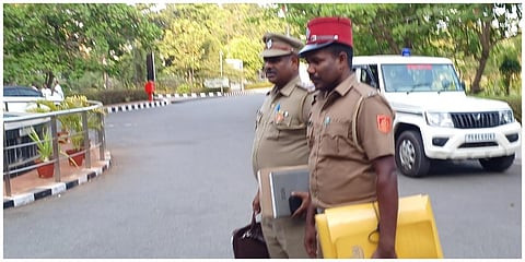 புதுச்சேரி சிறுமி கொலை வழக்கில் போக்சோ நீதிமன்றத்தில் குற்றப்பத்திரிகை தாக்கல் செய்யப்பட்டது.