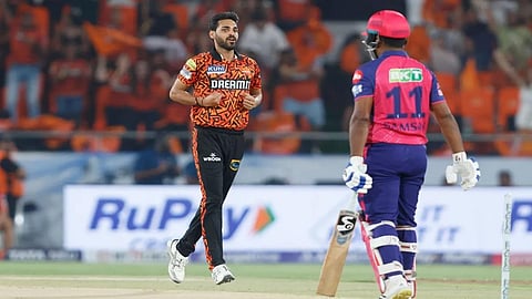 சஞ்சு சாம்சன் விக்கெட்டை வீழ்த்திய புவனேஷ்வர் குமார்